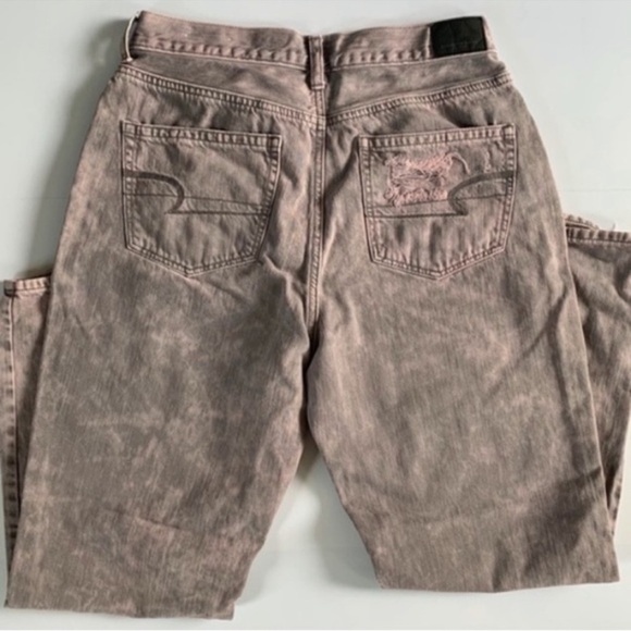 American Eagle Mom Jean pink Tint Grey Wash - Picture 3 of 16